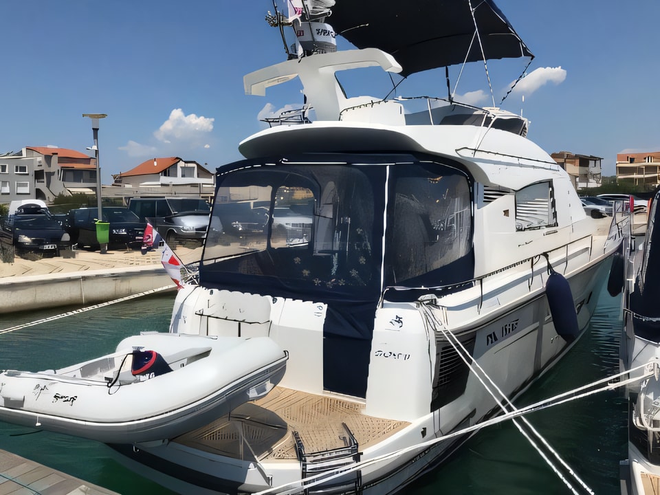 Nimbus 405 Flybridge motor boat for charter from Pirovac / Marina Pirovac Sibenik sailing area Croatia
