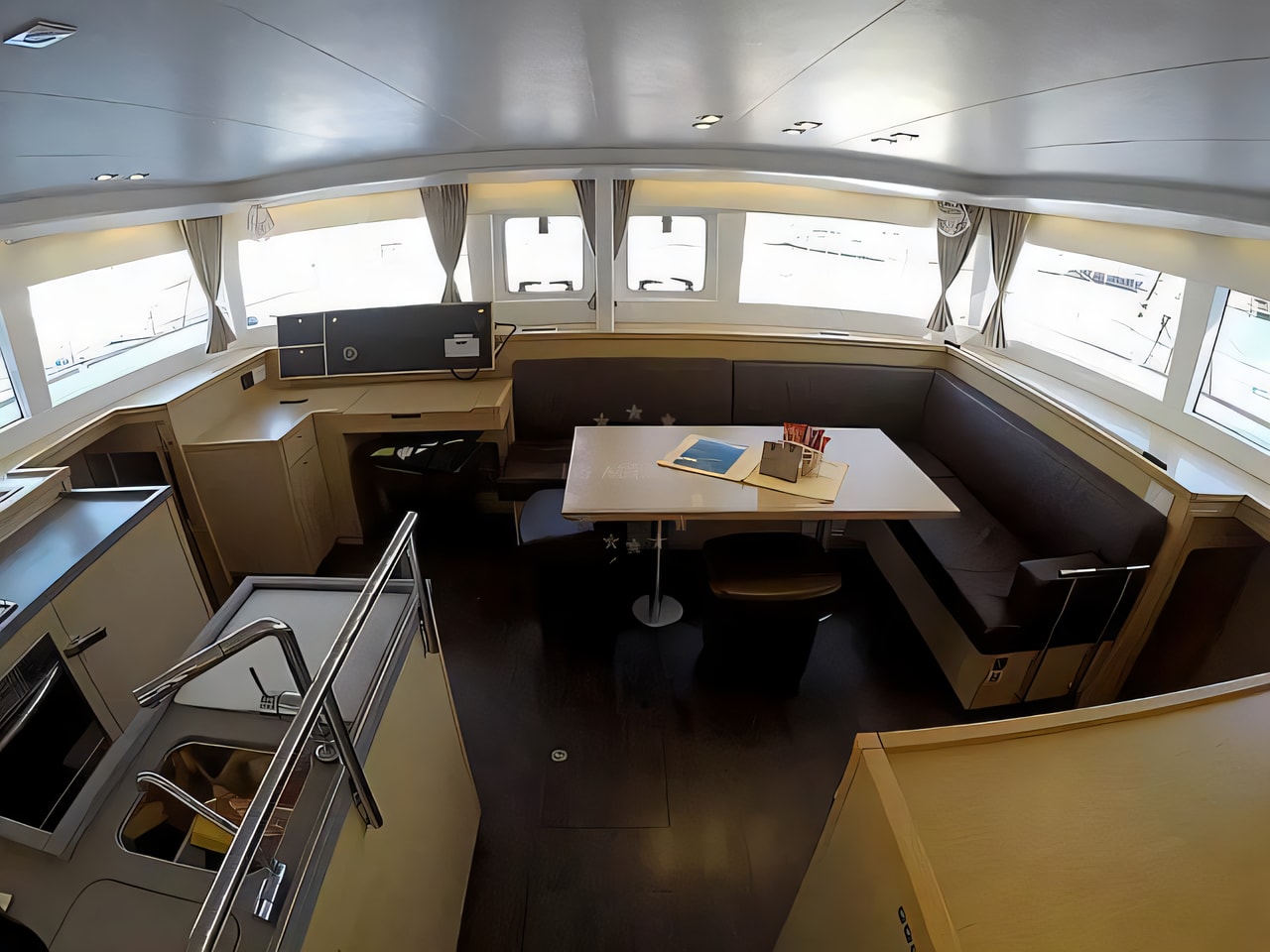 Layout of Lagoon 450 catamaran with 6 cabins Croatia yacht charter