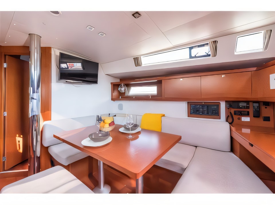 Layout of Oceanis 45 sail boat with 4 cabins Croatia yacht charter
