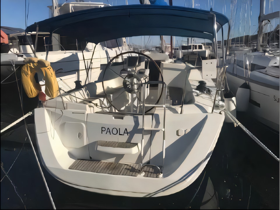 Exterior overview of Sun Odyssey 33i sail boat for charter from Vinodolski Novi Marina in the Istria / Kvarner sailing area Croatia