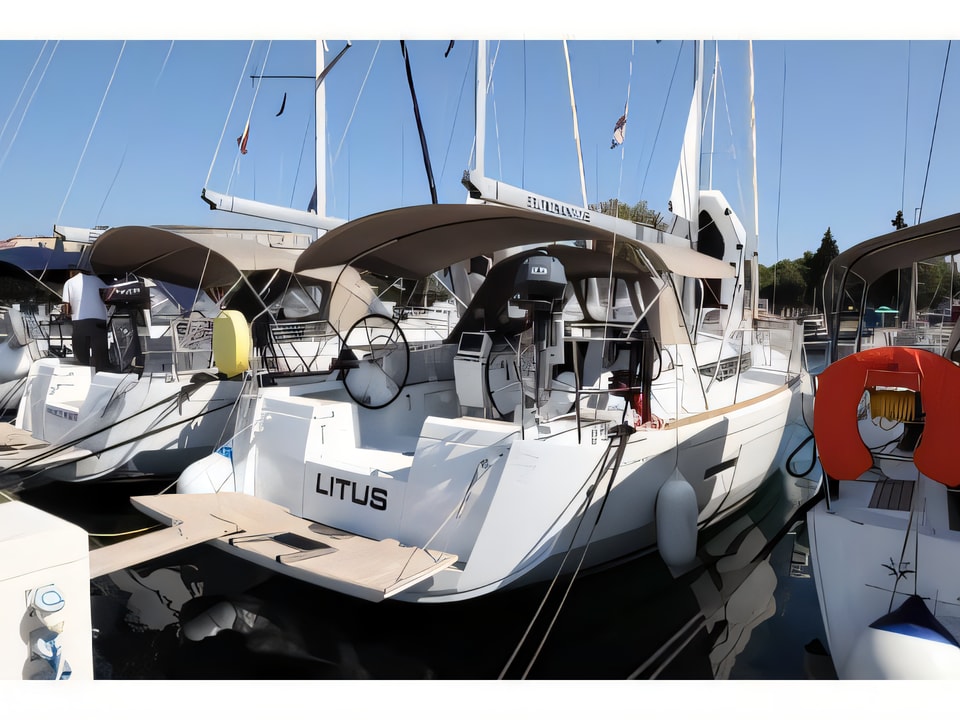 Exterior overview of Sun Odyssey 419 sail boat for charter from Pula ACI Marina in the Istria / Kvarner sailing area Croatia