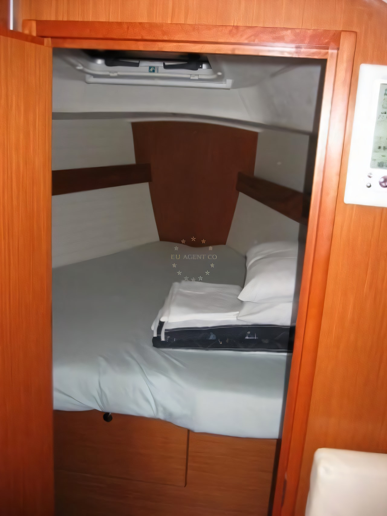 Bavaria 35 Cruiser interior layout with 3 cabins Croatia charter