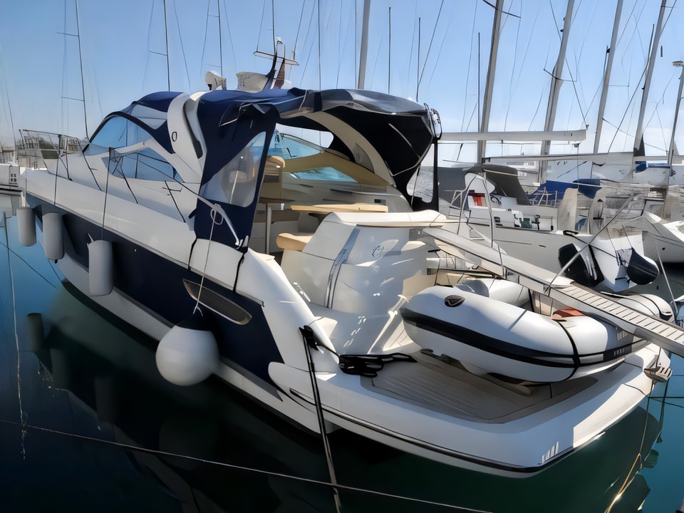 Cranchi 43 Fly yacht for charter in Split, Croatia