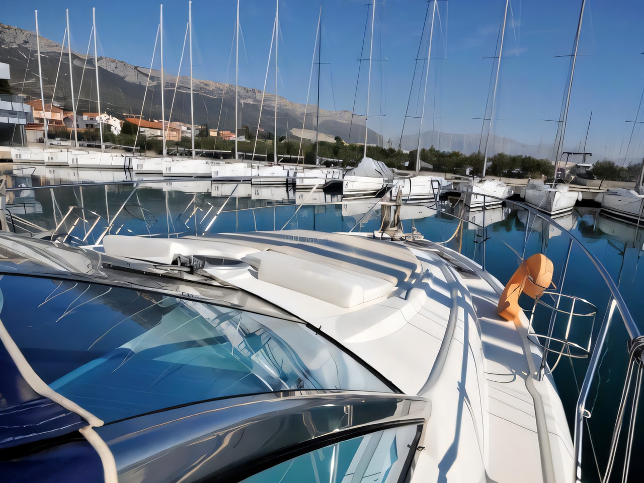 Cranchi 43 Fly yacht layout 2 cabins Croatia charter