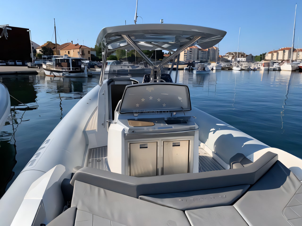 Interior of Sacs Strider 11 motor boat with 1 cabins Croatia yacht charter