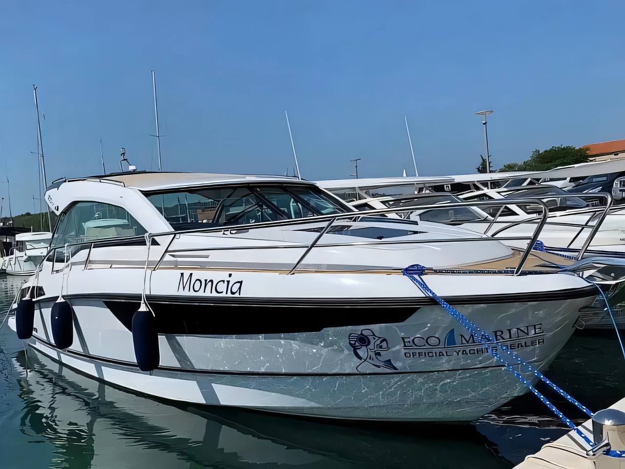 Exterior overview of Flipper 900 ST motor boat for charter from Kastela Gomilica Marina in the Split sailing area Croatia