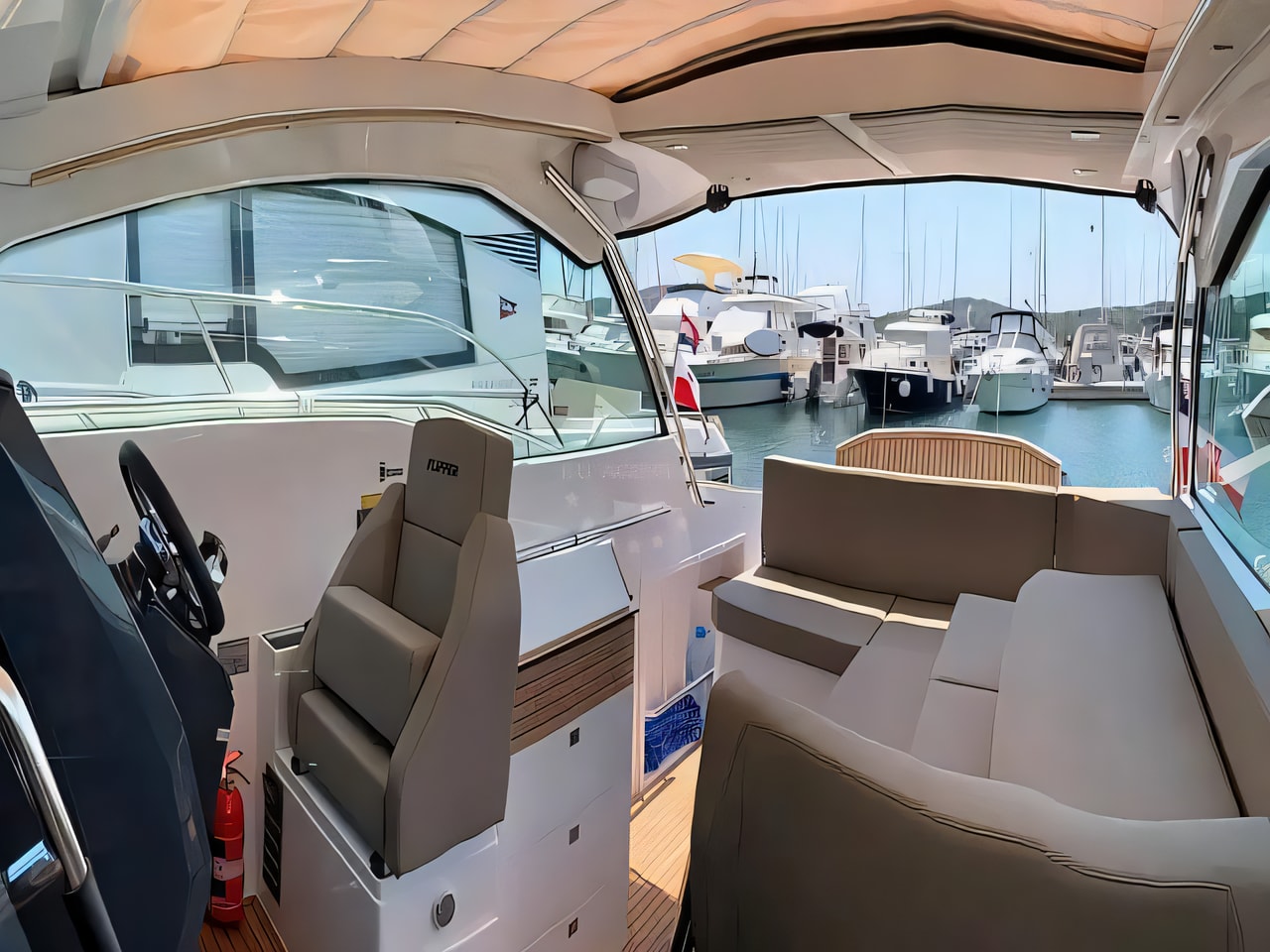 Layout of Flipper 900 ST motor boat with 2 cabins Croatia yacht charter