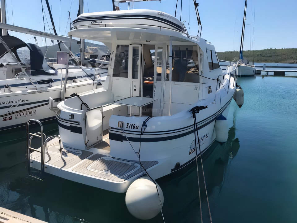 Exterior overview of Adria 1002 motor boat for charter from Pirovac in the Sibenik sailing area Croatia