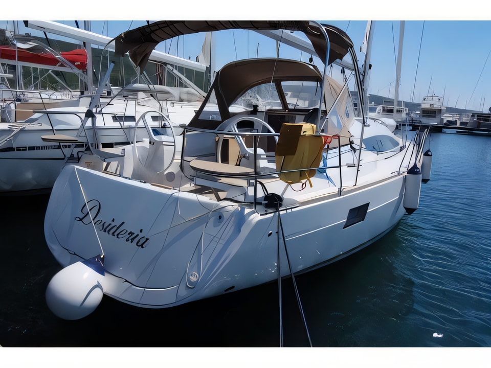 Exterior overview of Elan 40 Impression sail boat for charter from Krk Marina Punat in the Istria / Kvarner sailing area Croatia