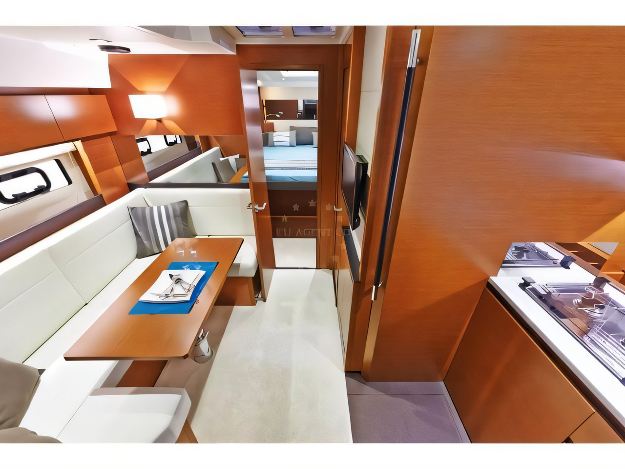 Layout of Leader 40 motor boat with 2 cabins Croatia yacht charter