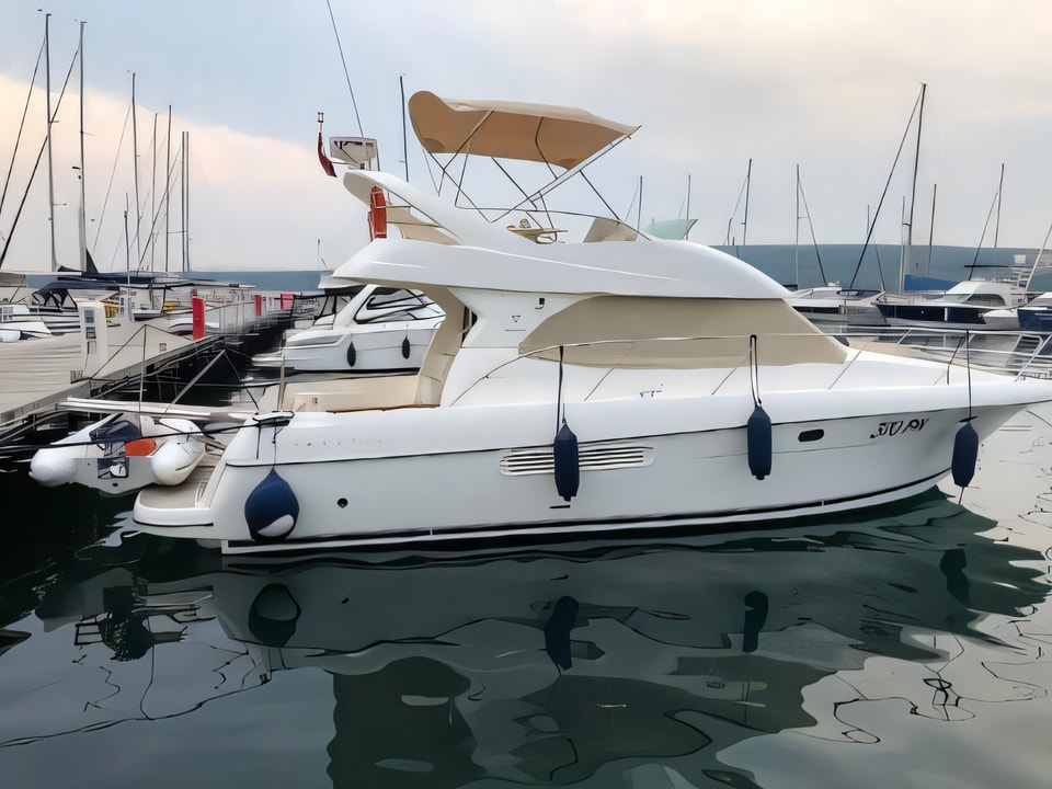 Exterior overview of Prestige 36 Fly motor boat for charter from Krk Marina Punat in the Istria / Kvarner sailing area Croatia
