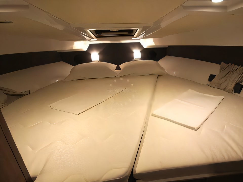 Grandezza 27 OC motor boat for charter from Trogir / SCT Marina Trogir Split sailing area Croatia
