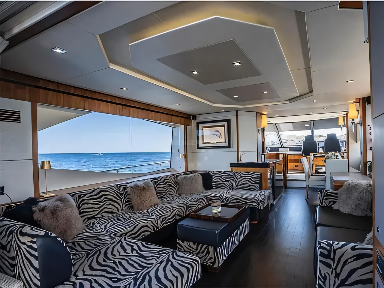 Layout of Sunseeker Manhattan 73 motoryacht with 4 cabins Croatia yacht charter