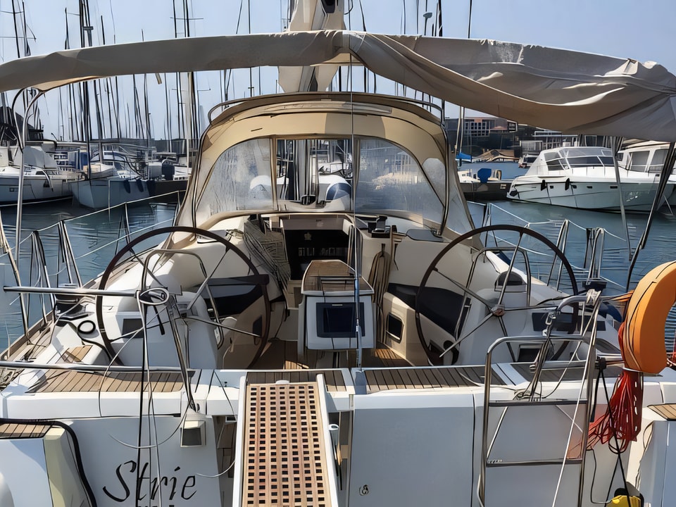 Exterior overview of Oceanis 46 sail boat for charter from Pula Tehnomont Marina Veruda in the Istria / Kvarner sailing area Croatia