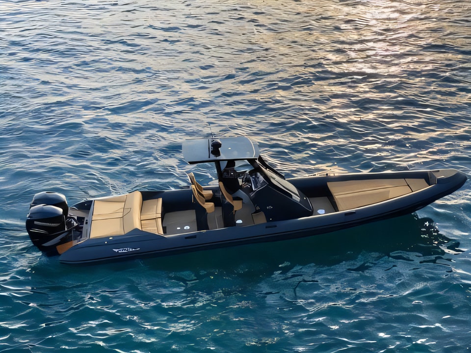 Exterior overview of Seafarer 33 motor boat for charter from Zadar Marina Zadar in the Zadar sailing area Croatia