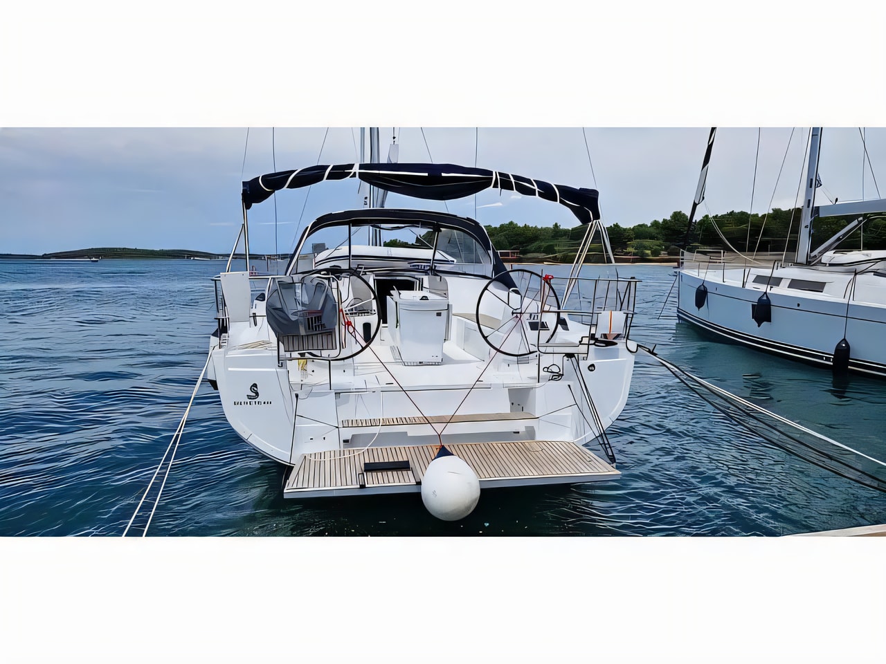 Exterior overview of Oceanis 40.1 sail boat for charter from Marina Medulin in the Istria / Kvarner sailing area Croatia
