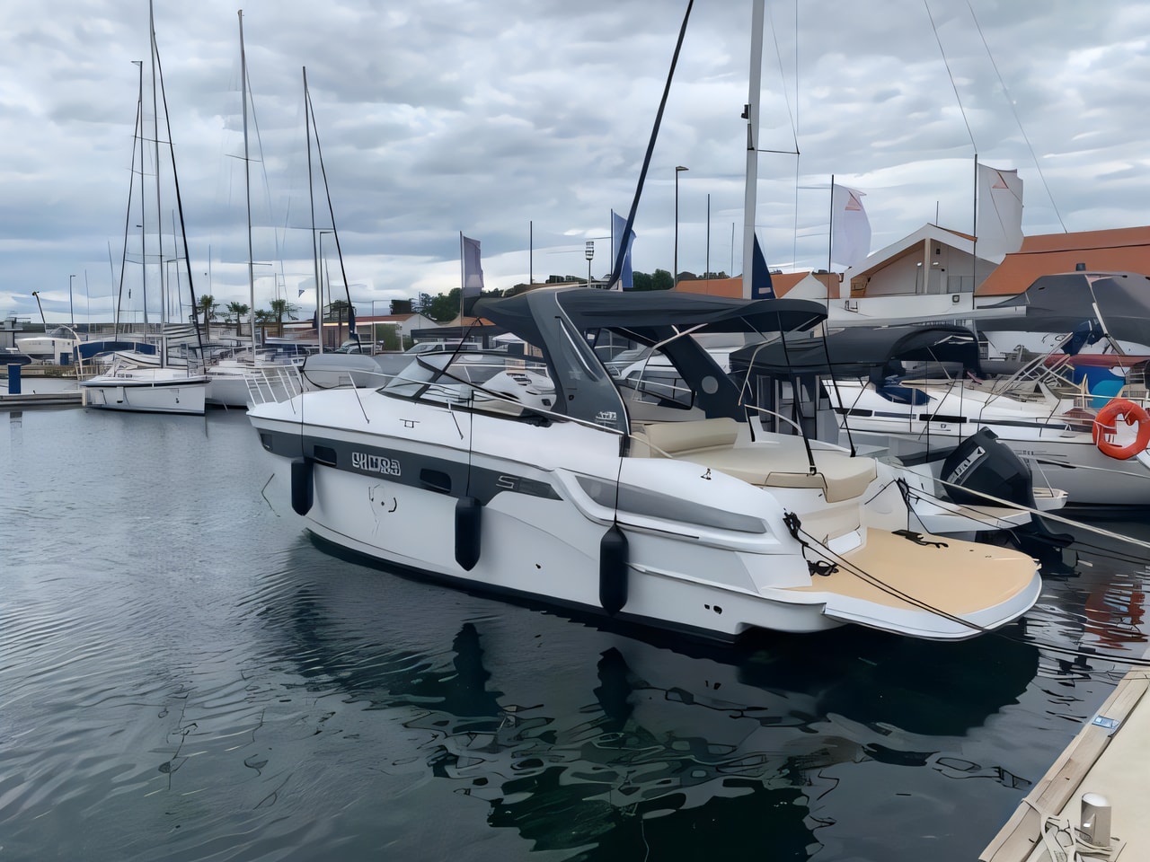 Exterior overview of Bavaria S29 OPEN motor boat for charter from Biograd Kornati in the Zadar sailing area Croatia