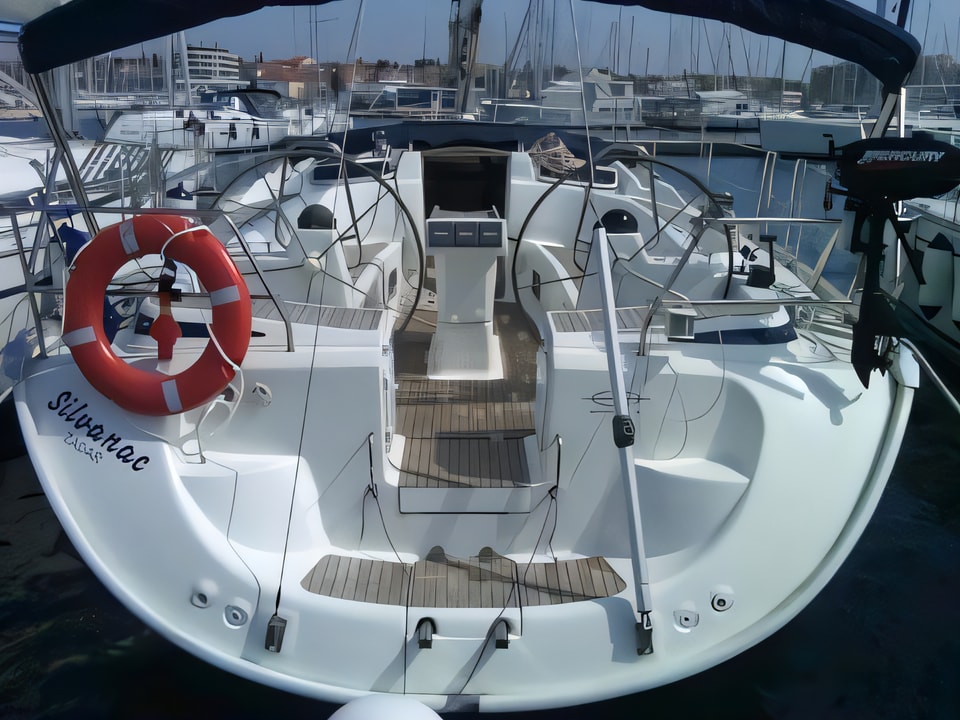 Exterior overview of Bavaria 46 C sail boat for charter from Baska Voda in the Split sailing area Croatia