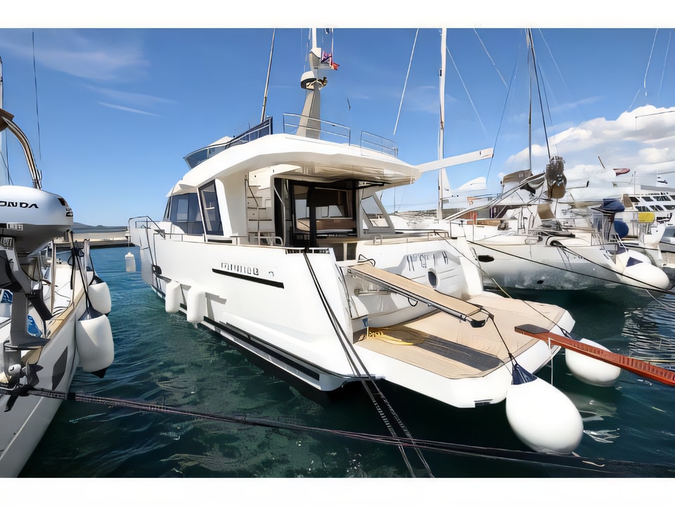 Exterior overview of Greenline 48 Fly motor boat for charter from Biograd Kornati in the Zadar sailing area Croatia