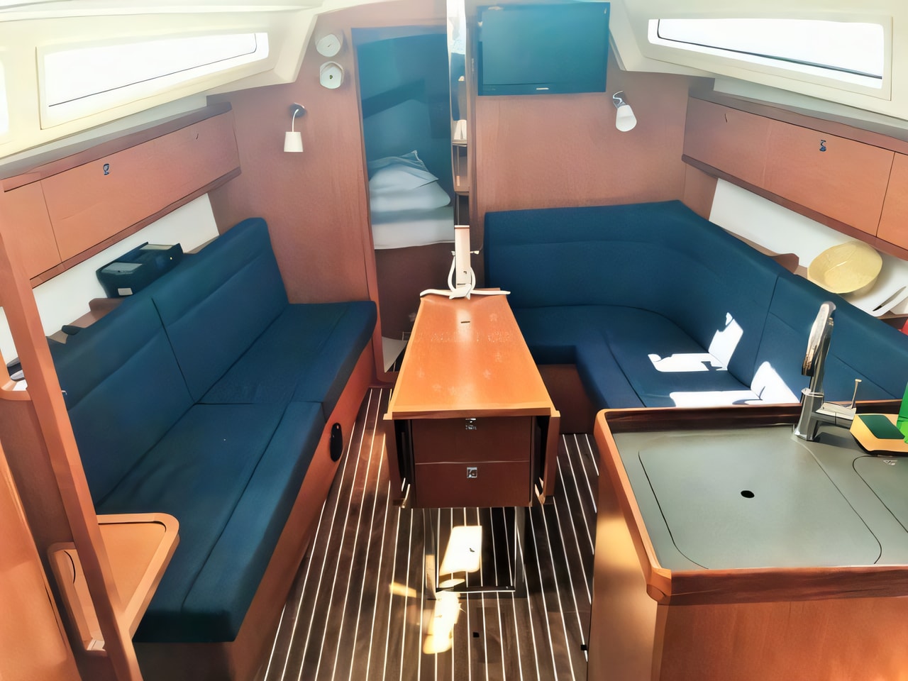 Layout of Bavaria Cruiser 34 sail boat with 2 cabins Croatia yacht charter