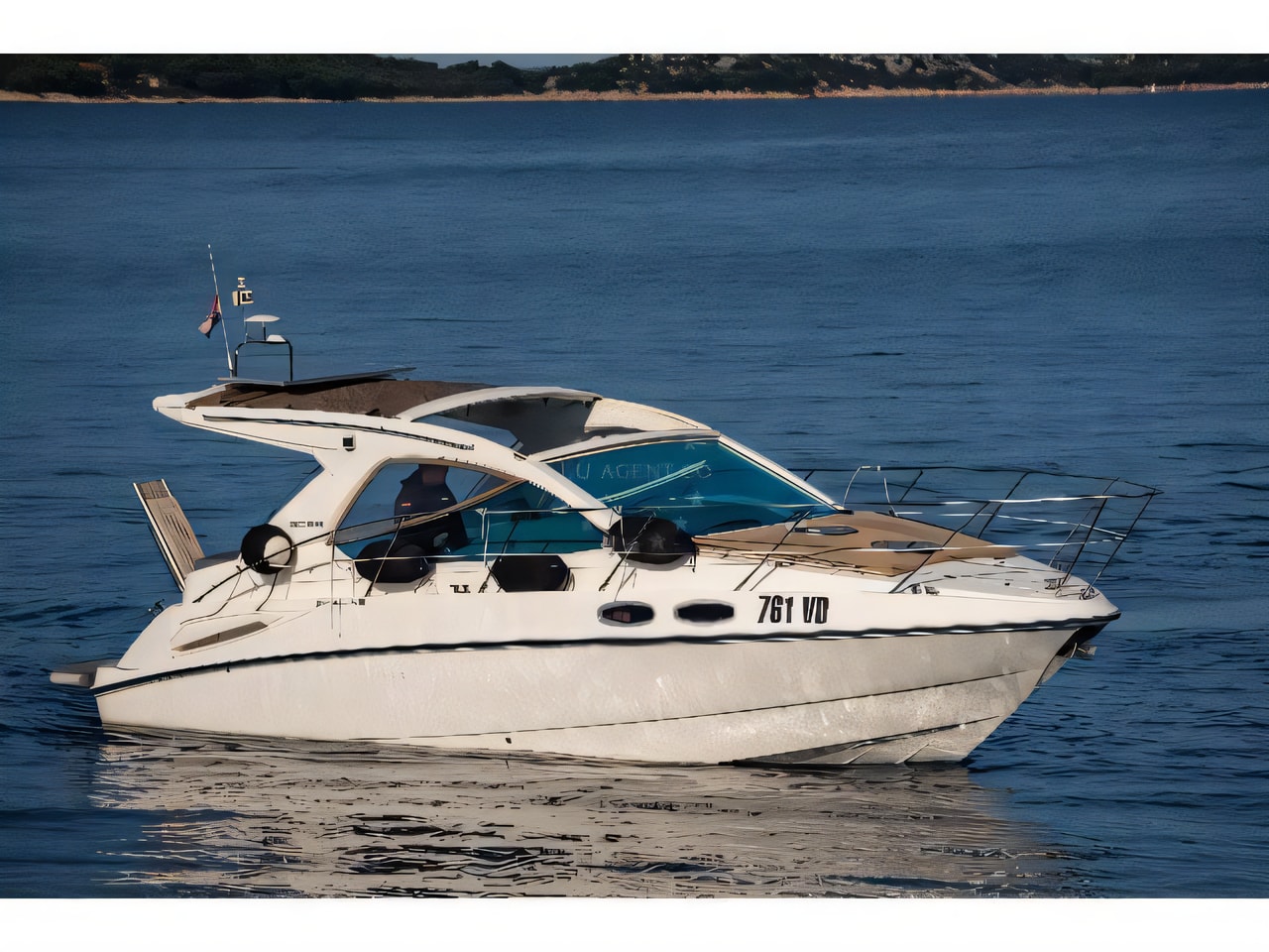 Exterior overview of Sealine SC 29 motor boat for charter from Adriatic Croatia
