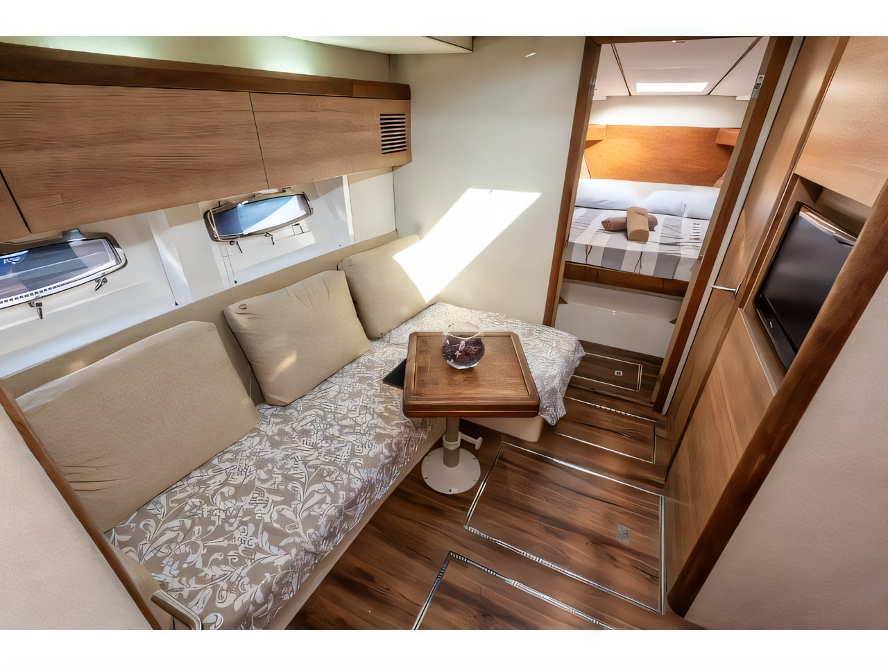 Sealine SC35 yacht layout 3 cabins Croatia charter