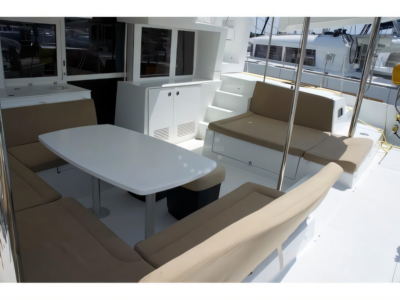 Layout of Lagoon 450 catamaran with 6 cabins Croatia yacht charter