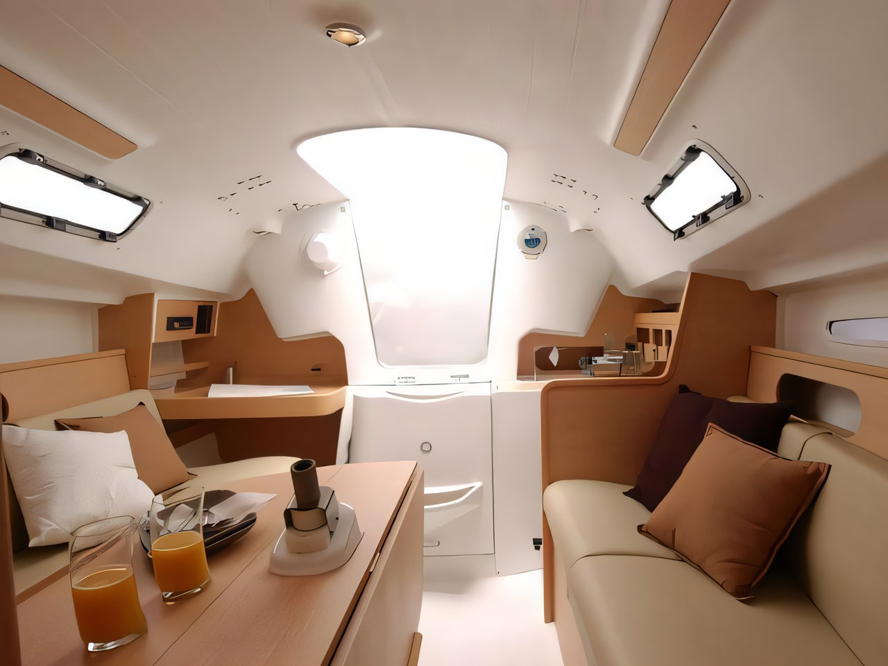 Layout of First 25.7 sail boat with 1 cabins Croatia yacht charter