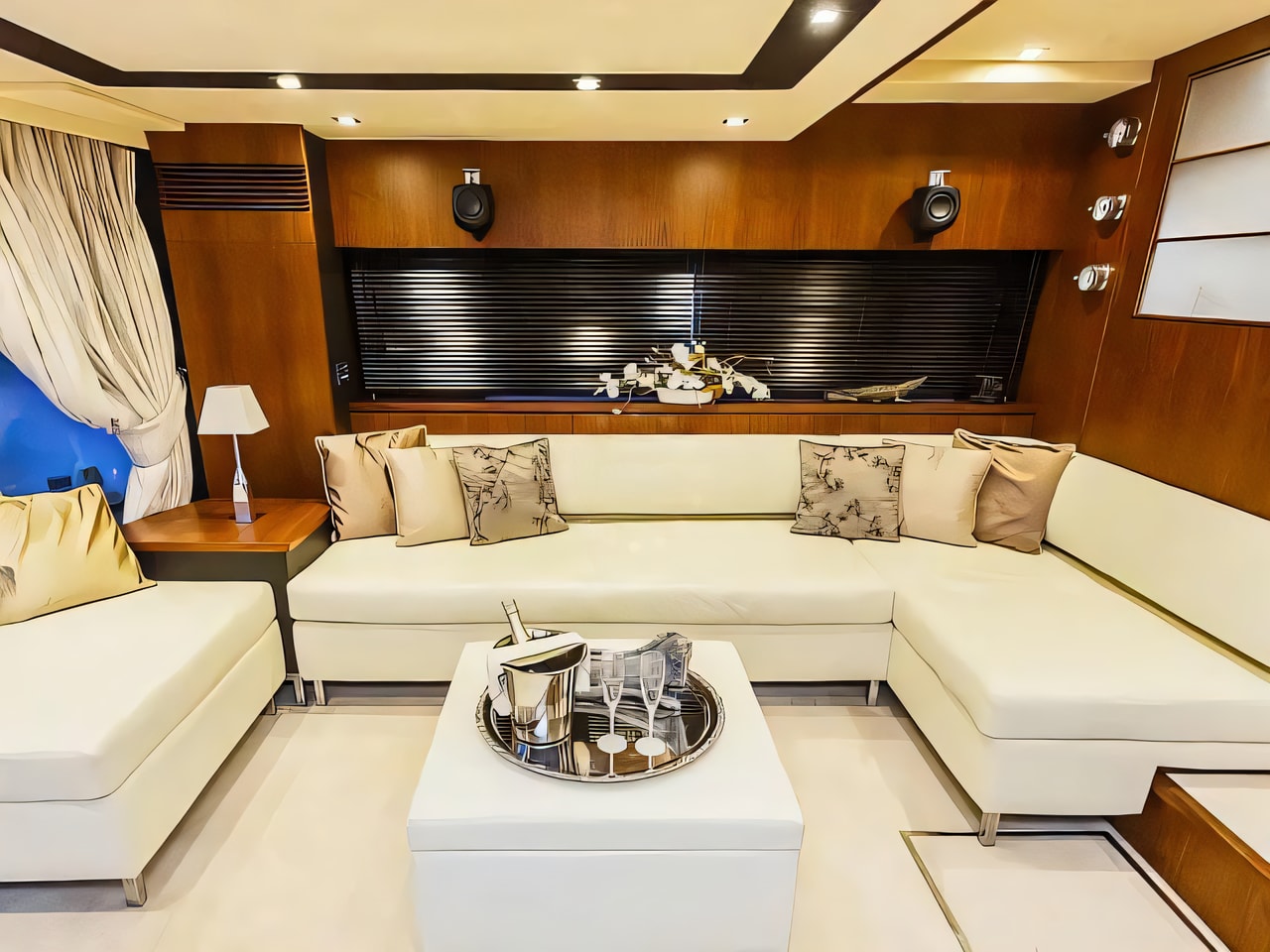 Layout of Fairline Squadron 78 motor boat with 4 cabins Croatia yacht charter