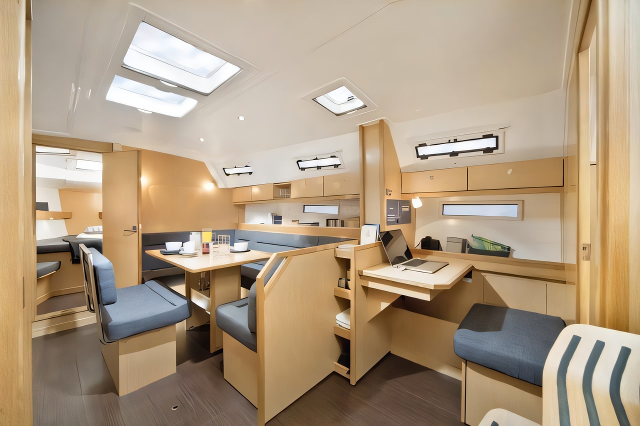 Layout of Bavaria 40 BT '13 sail boat with 3 cabins Croatia yacht charter