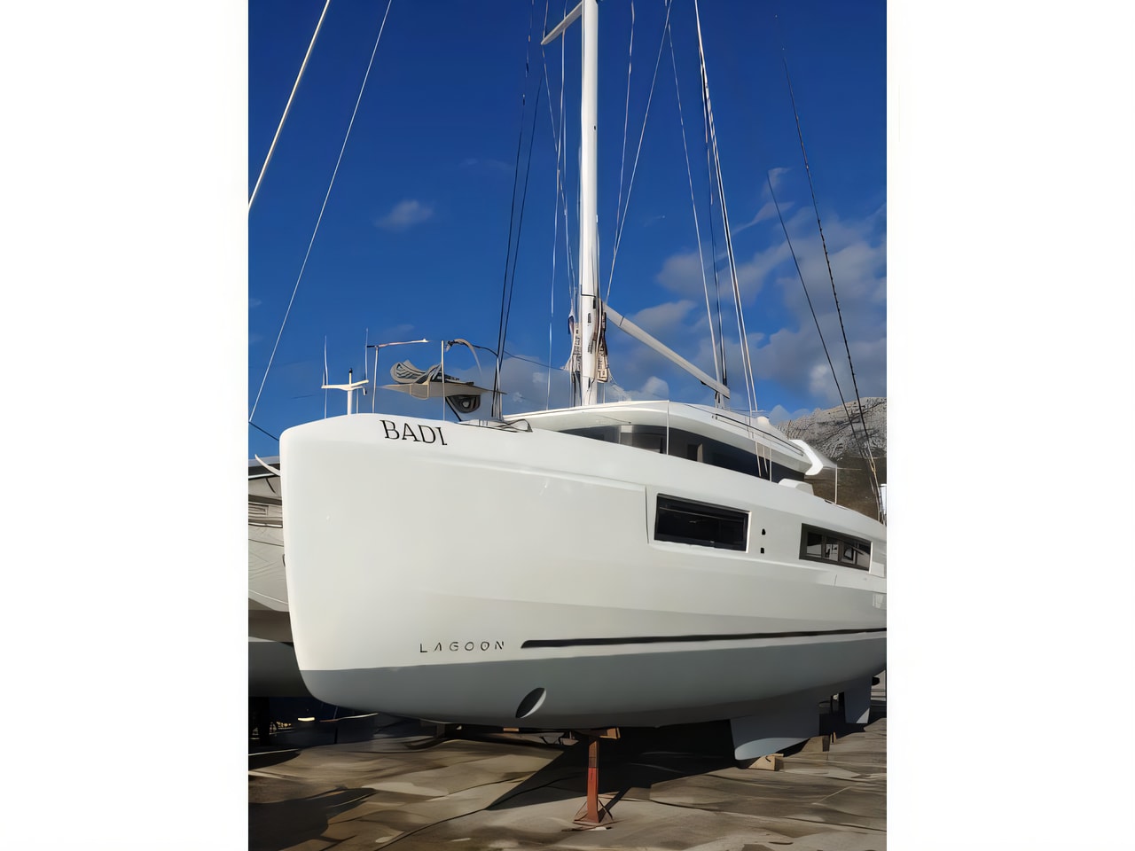 Exterior overview of Lagoon 50 catamaran for charter from Kastela Gomilica Marina in the Split sailing area Croatia