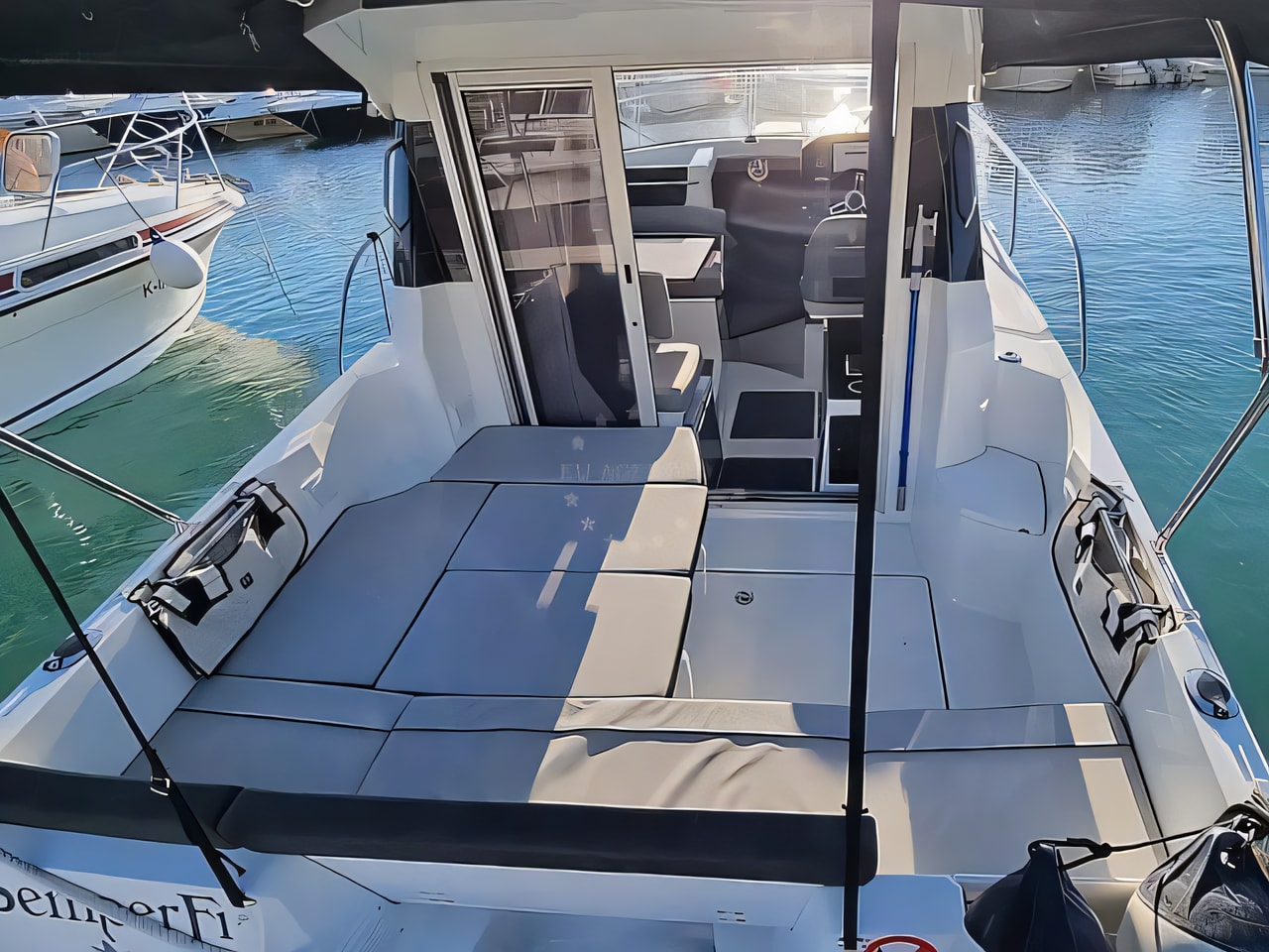 Layout of Merry Fisher 795 motor boat with 1 cabins Croatia yacht charter
