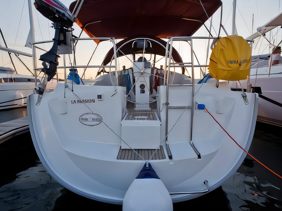 Exterior overview of Delphia 37 sail boat for charter from Sibenik Marina Mandalina in the Sibenik sailing area Croatia