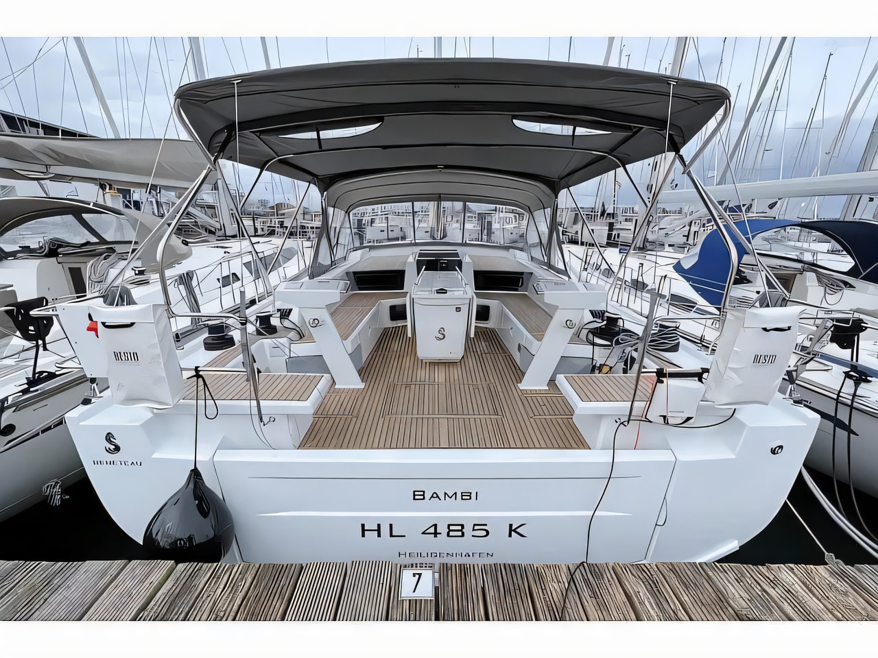 Exterior overview of Oceanis 51.1- 5 / 3 sail boat for charter from Krk Marina Punat in the Istria / Kvarner sailing area Croatia