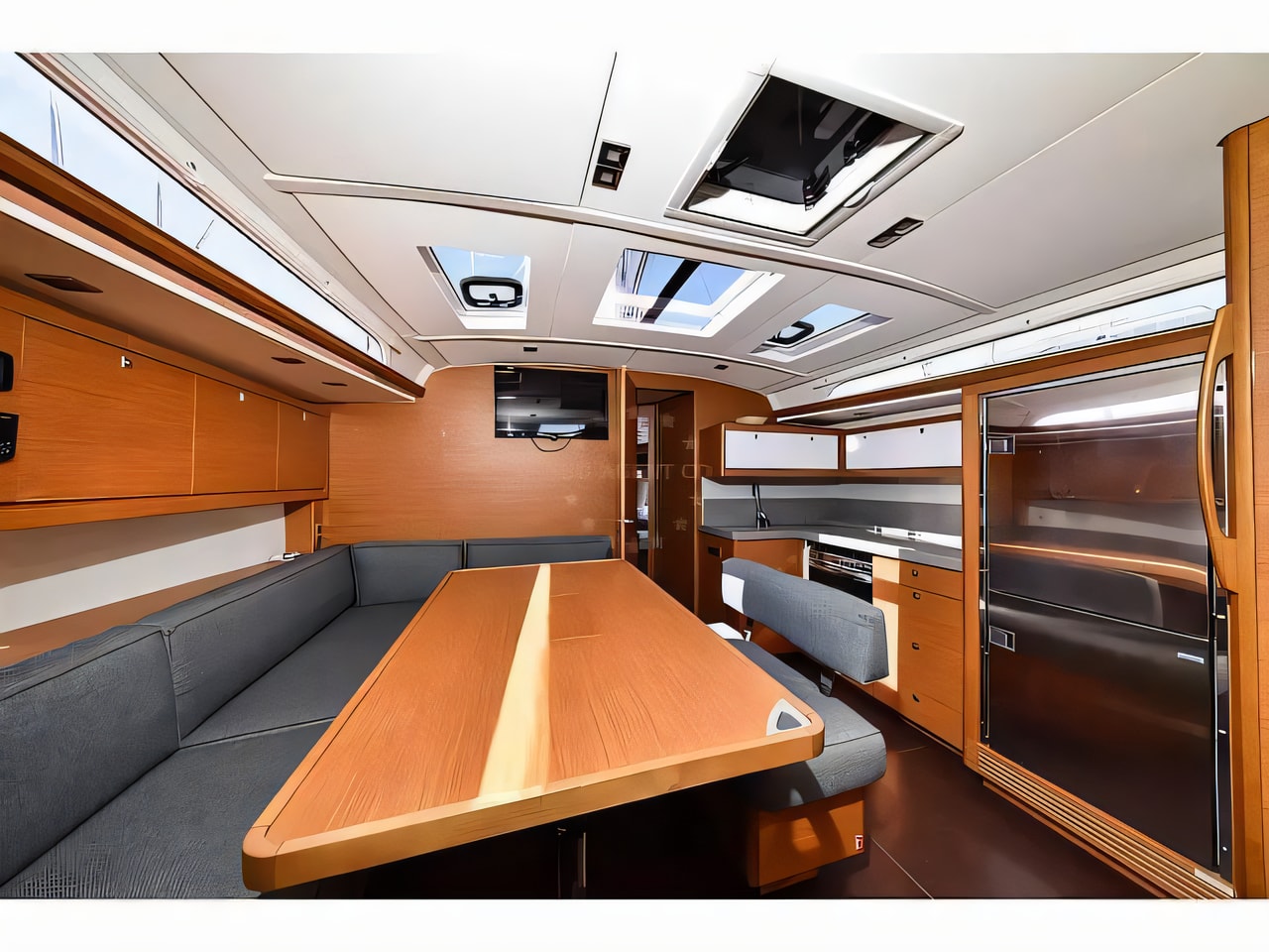 Layout of Dufour 470 sail boat with 5 cabins Croatia yacht charter