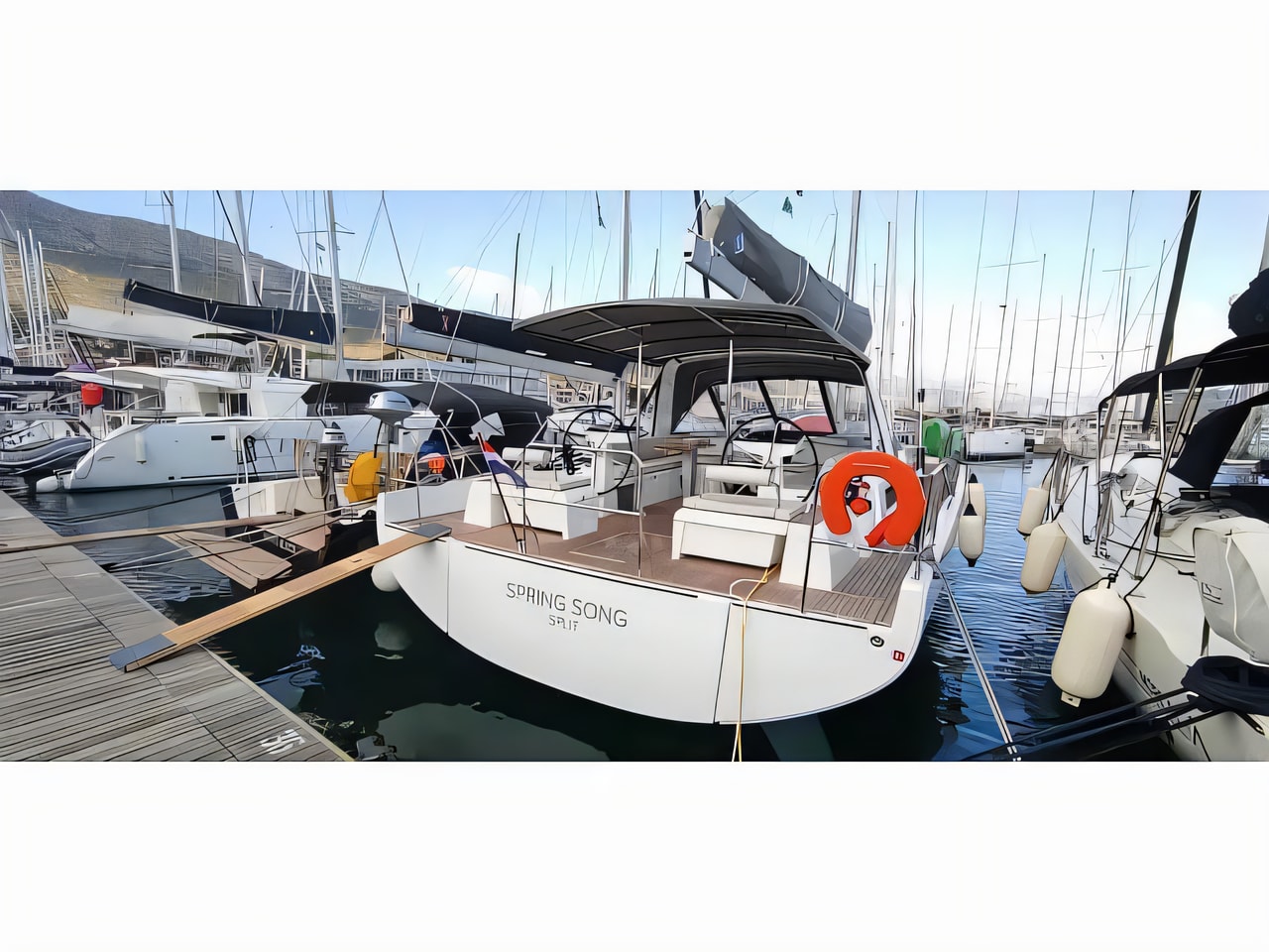 Exterior overview of Oceanis 54 sail boat for charter from Kastela Gomilica Marina in the Split sailing area Croatia