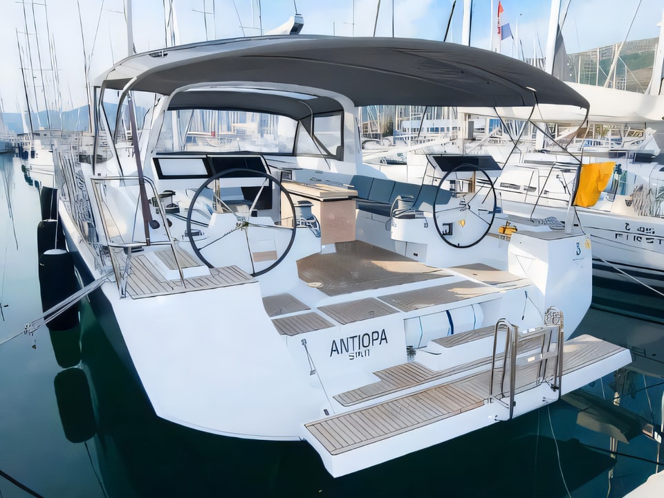 Exterior overview of Beneteau Oceanis 55 sail boat for charter from Kastela Gomilica Marina in the Sibenik sailing area Croatia