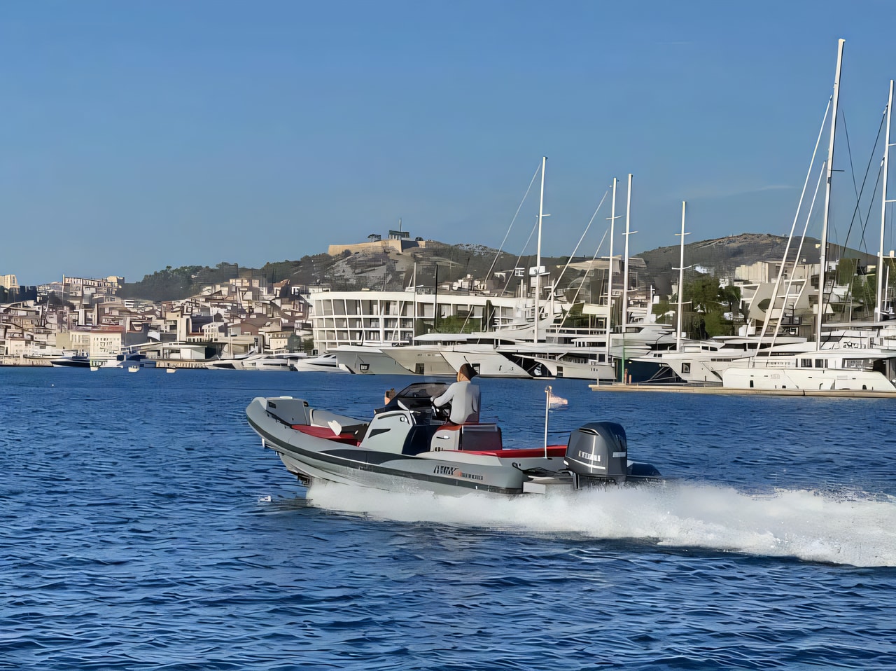 Layout of Lomac 750 motor boat with 0 cabins Croatia yacht charter
