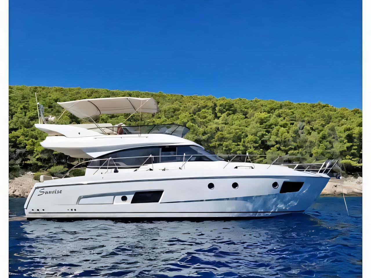 Bavaria Virtess 420 Fly motor boat charter in Split, Croatia