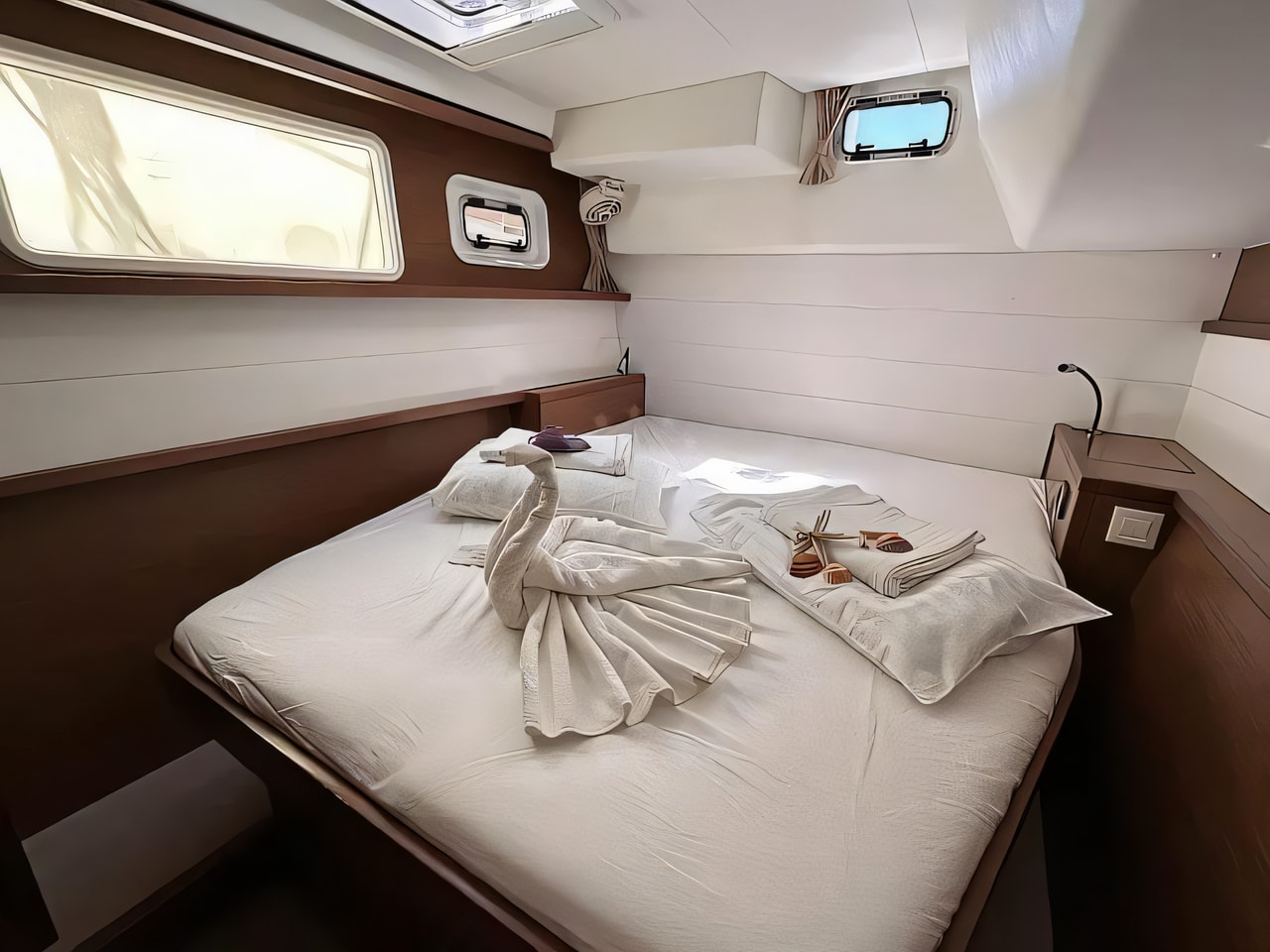 Layout of Lagoon 450 Sport catamaran with 6 cabins Croatia yacht charter