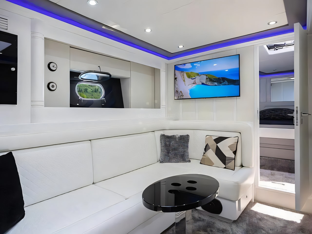 Tecnomar Madras 20 yacht layout 3 cabins Croatia charter