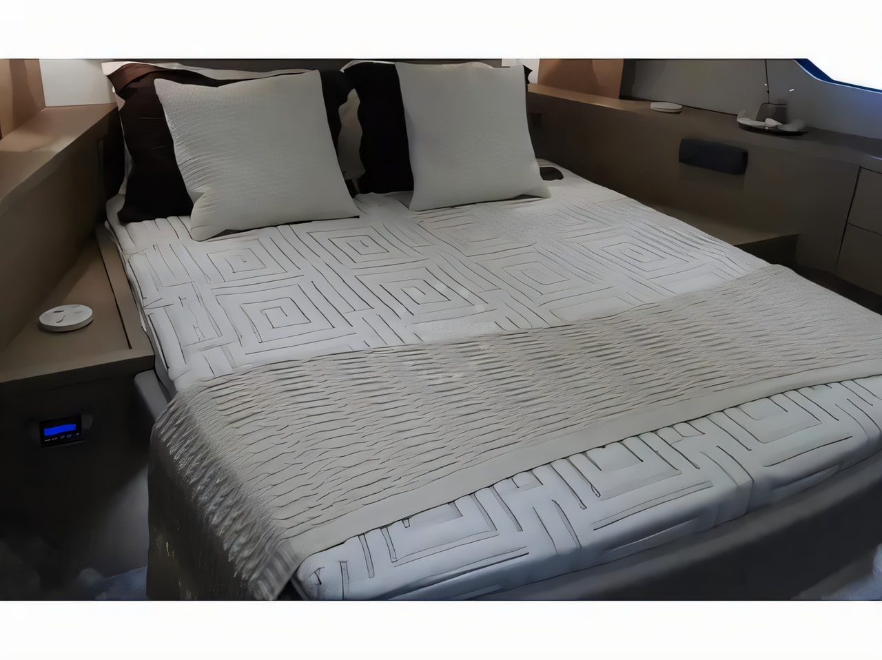 Layout of Prestige 620 motoryacht with 3 cabins Croatia yacht charter
