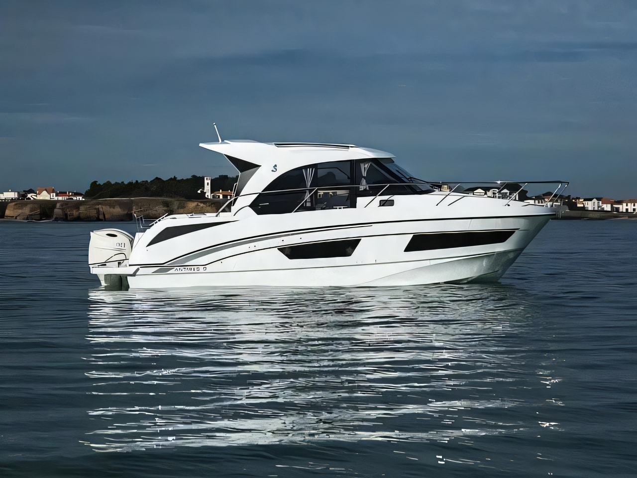 Antares 9 motor boat for charter from Pula / Tehnomont Marina Veruda Istria / Kvarner sailing area Croatia
