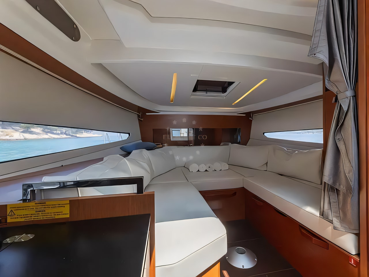 Layout of Jeanneau Leader 30 motor boat with 2 cabins Croatia yacht charter