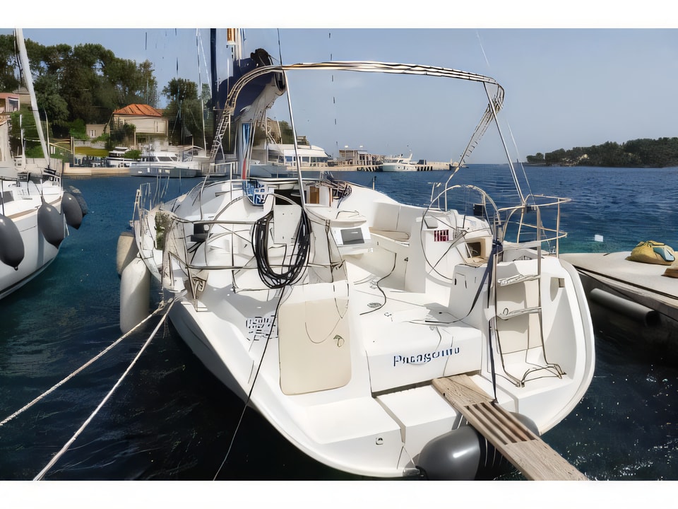 Exterior overview of Beneteau Cyclades 39.3 sail boat for charter from Solta Rogac in the Split sailing area Croatia