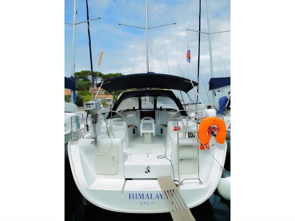 Exterior overview of Beneteau Cyclades 43.4 sail boat for charter from Solta Rogac in the Split sailing area Croatia