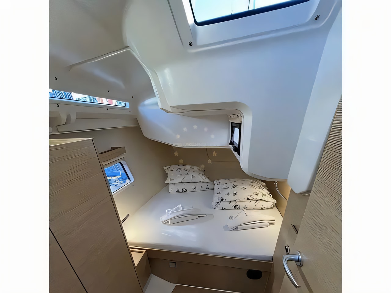 Layout of Hanse 418 sail boat with 3 cabins Croatia yacht charter