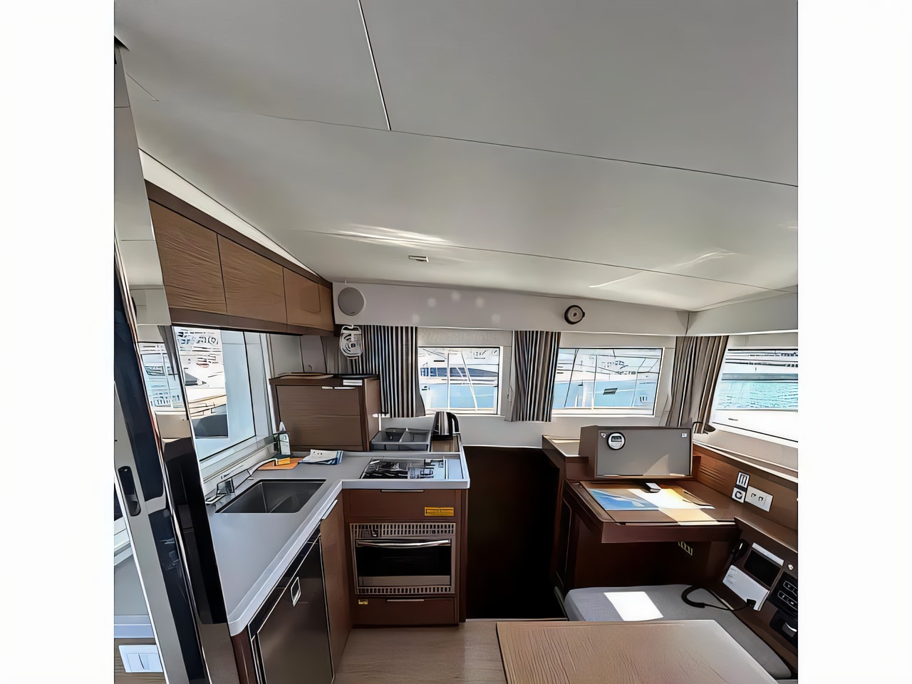 Layout of Lagoon 40 catamaran with 6 cabins Croatia yacht charter