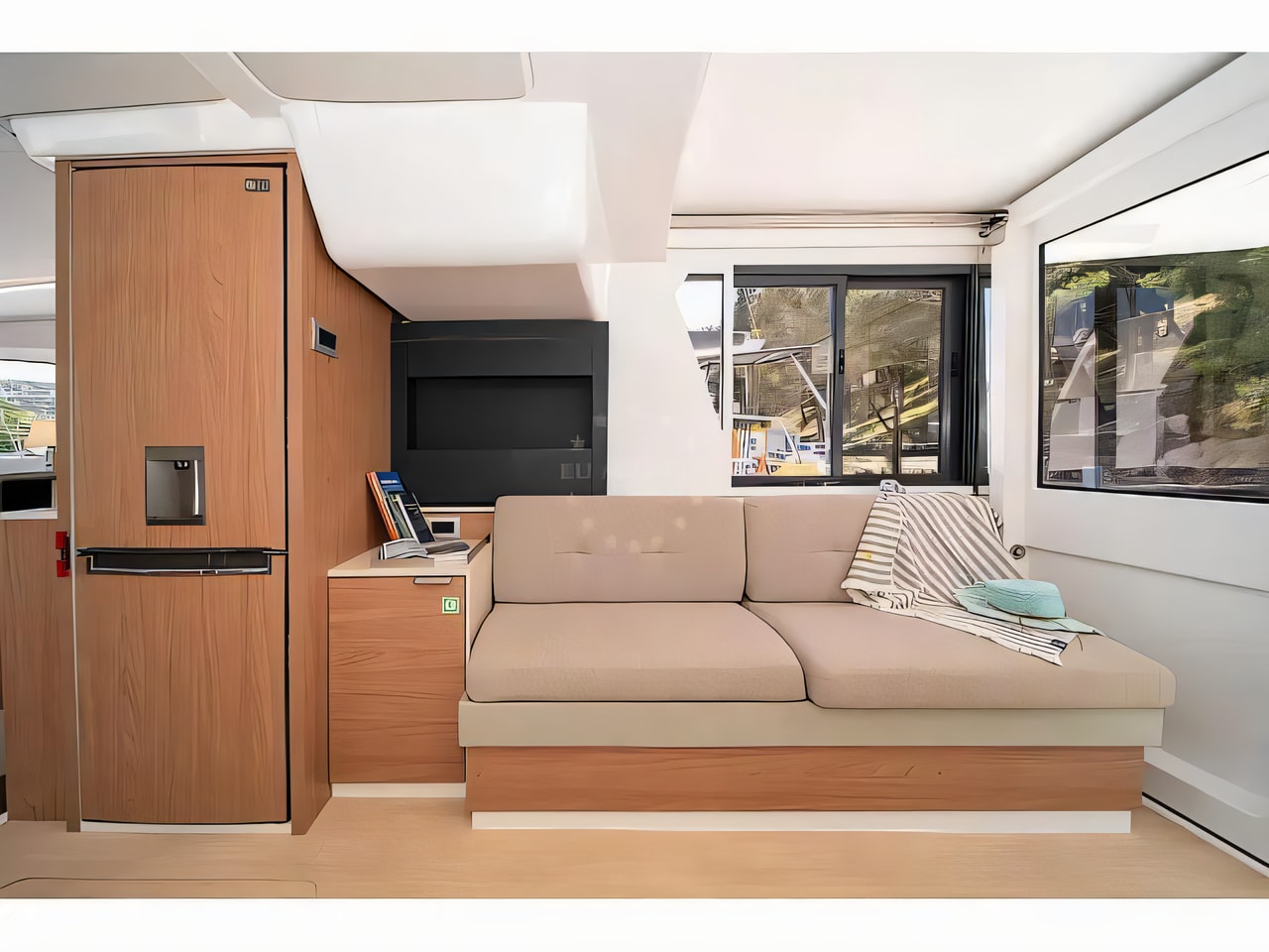 Layout of Bali 4.2 A / C & GEN & WM catamaran with 5 cabins Croatia yacht charter