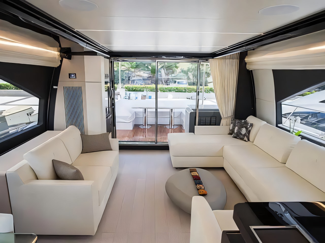 Layout of Azimut 72 Fly motoryacht with 4 cabins Croatia yacht charter